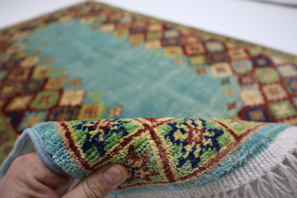 Azerin 3’3” × 5’0”