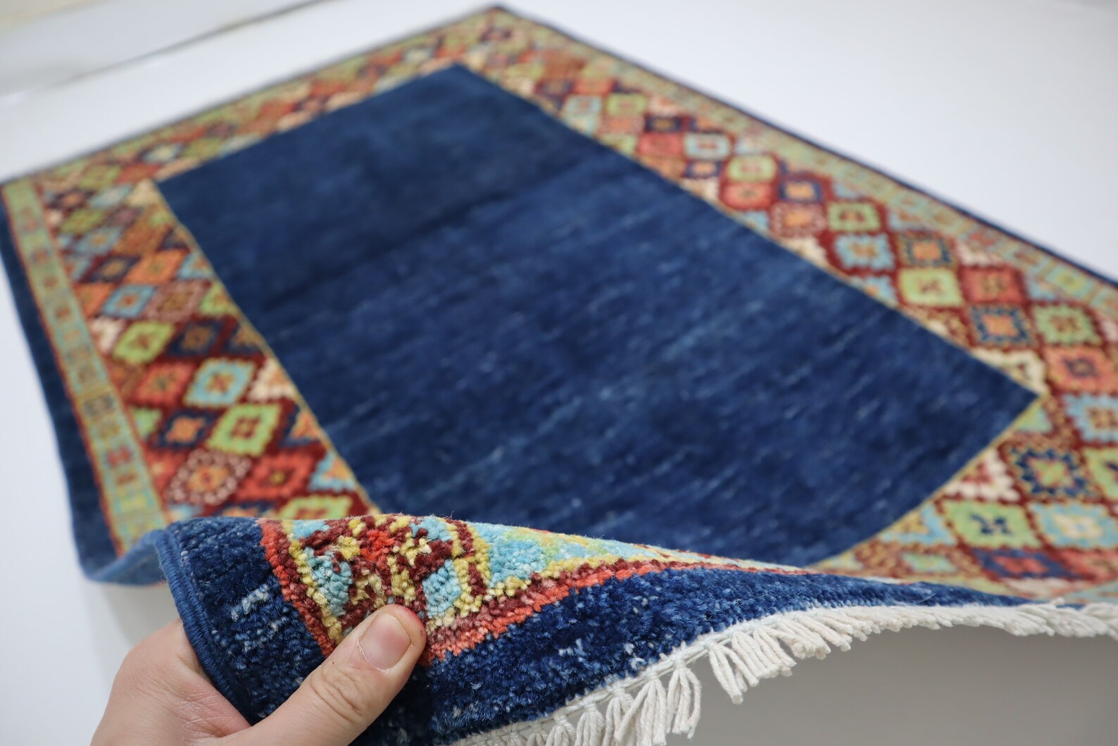 Azelin 4’0” × 6’0”