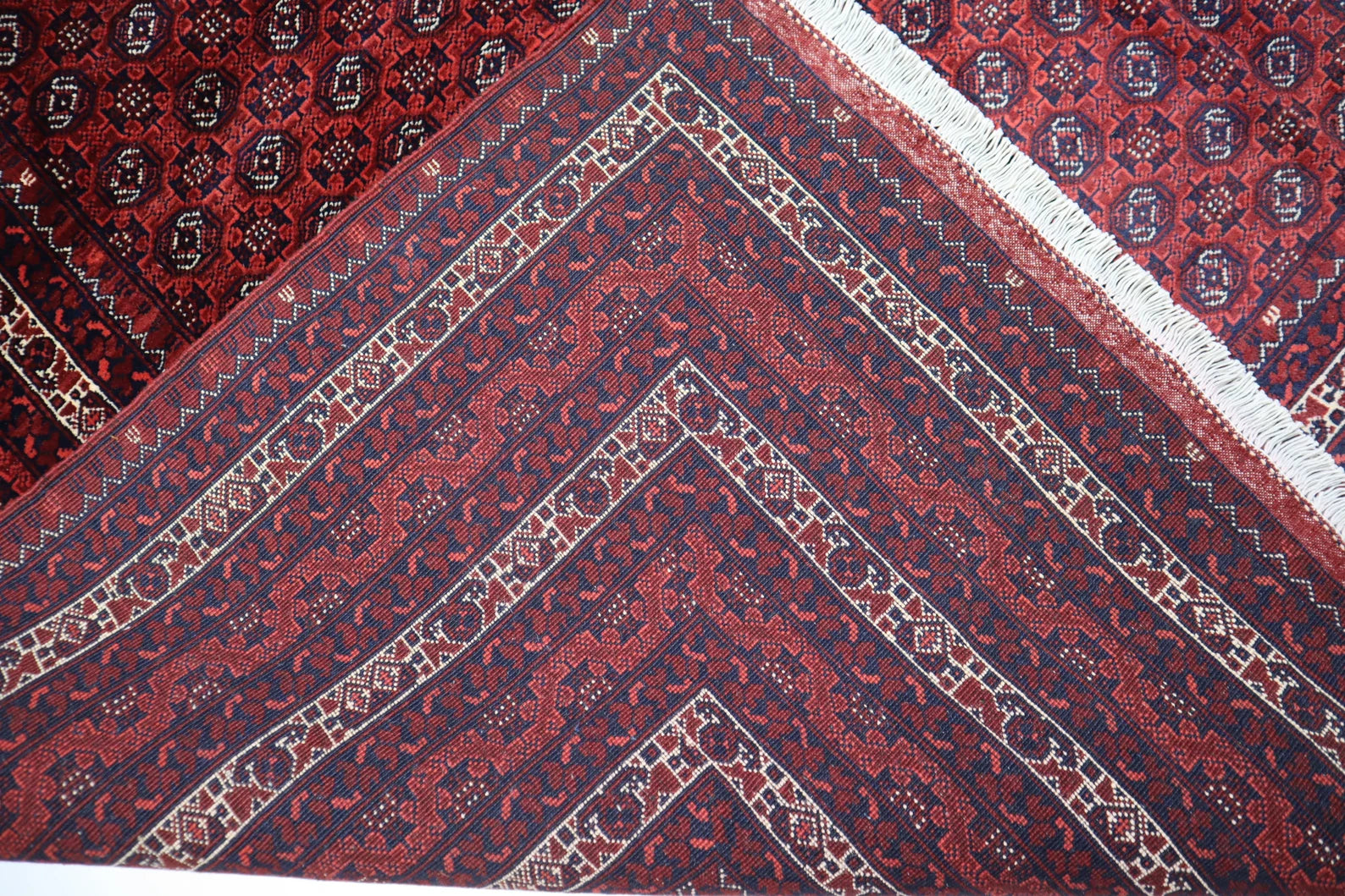 Burghan 8'1" × 11'6"