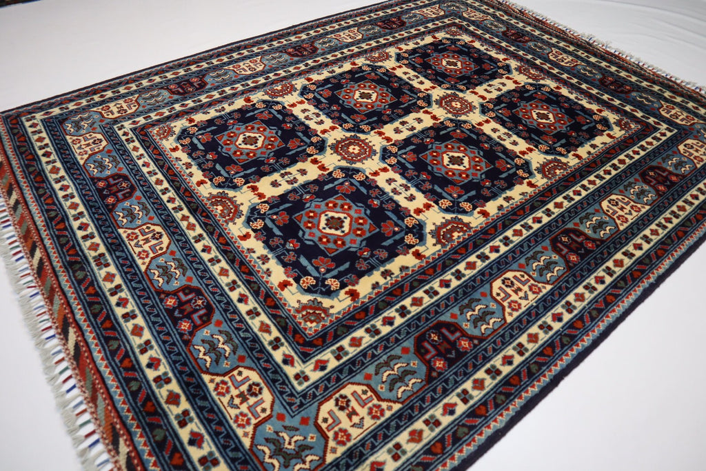 Varkash  4'11" × 6'9"