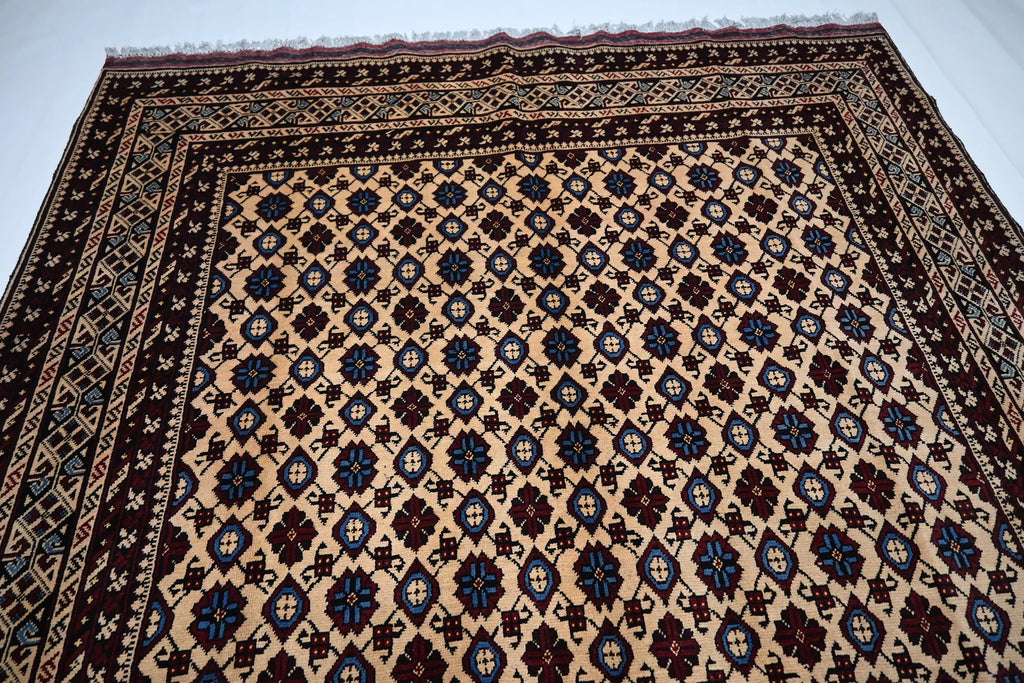 Bezhara 6'5" × 9'9"