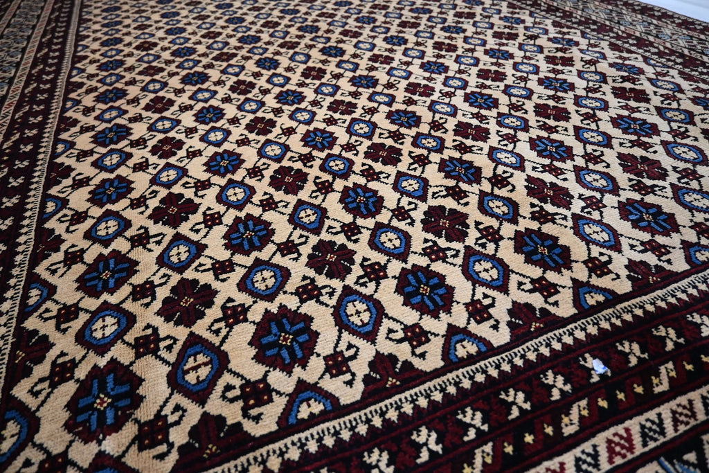 Bezhara 6'5" × 9'9"