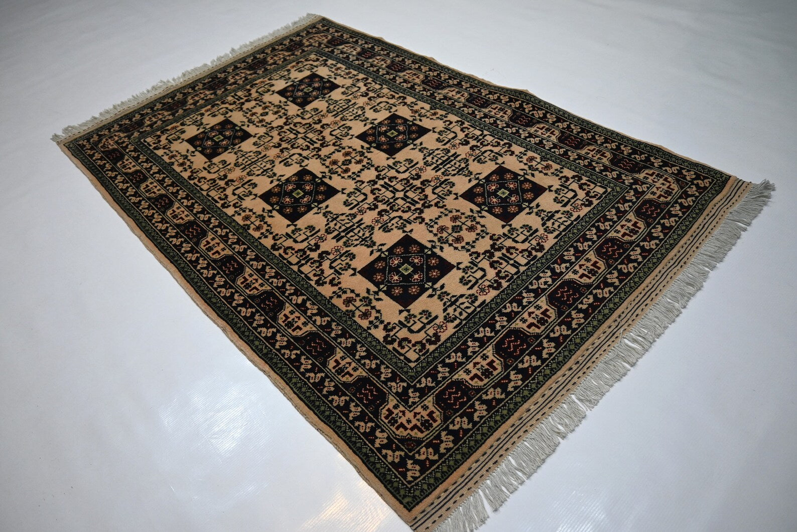 Saharaa 3’4” × 5’1”