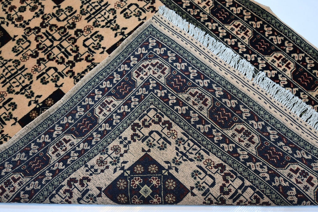 Saharaa 3’4” × 5’1”