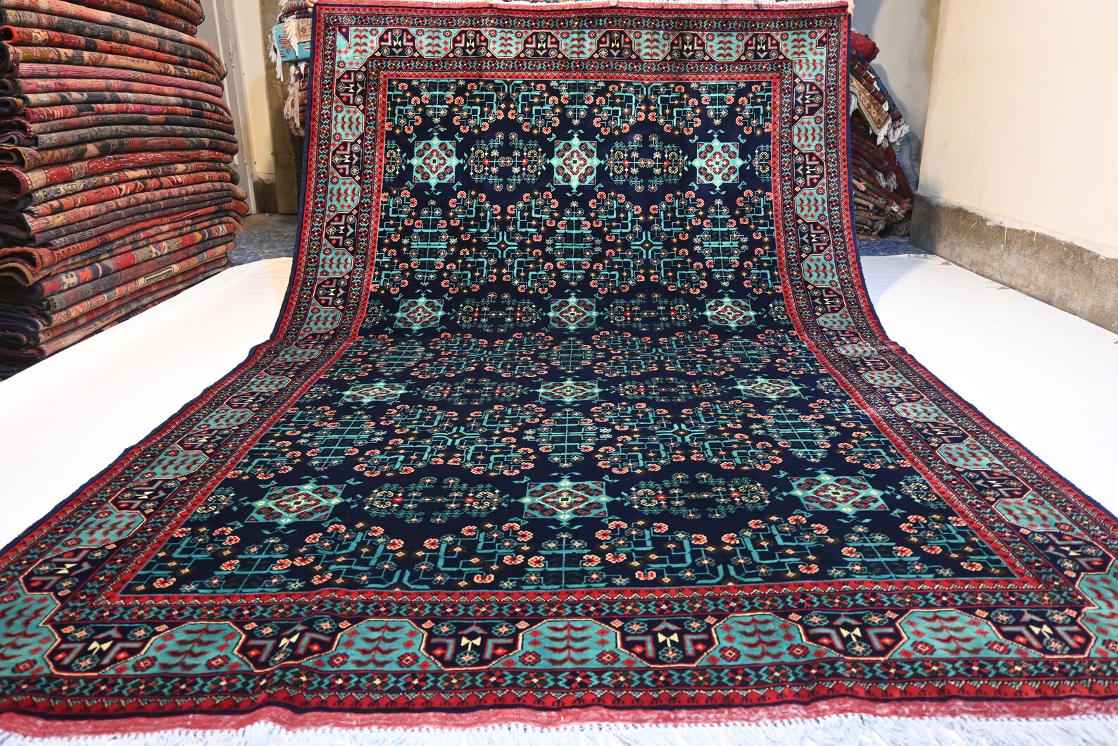 Navaar  6'5" × 10'0"