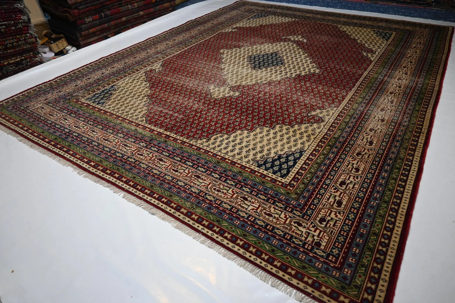 Marvion  8’1” × 10’10”