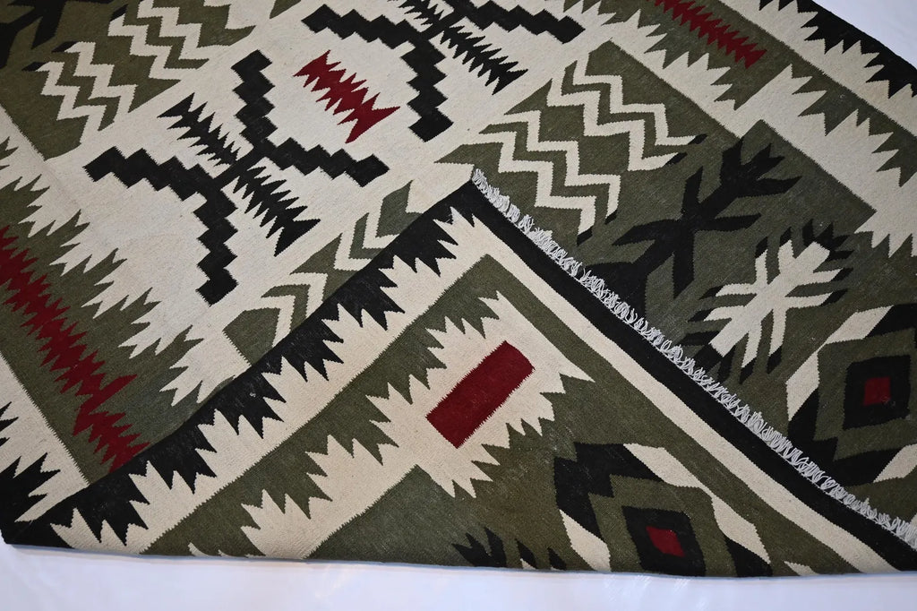 Olvarka 5'7" × 8'2"