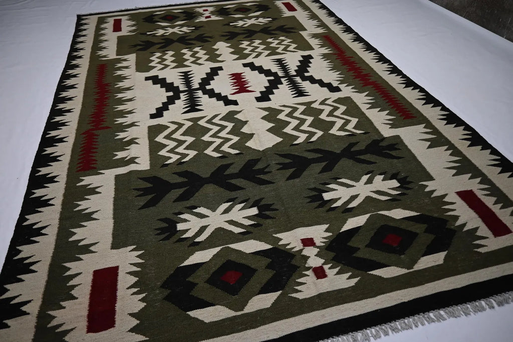 Olvarka 5'7" × 8'2"