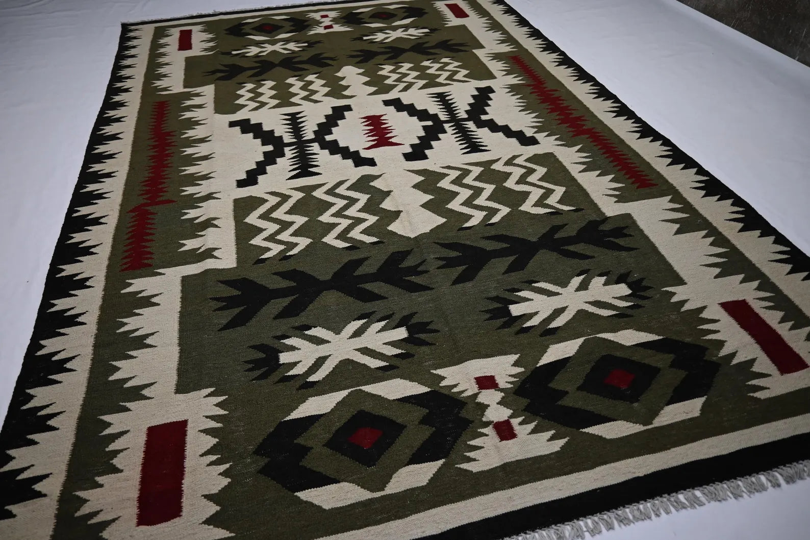 Olvarka 5'7" × 8'2"