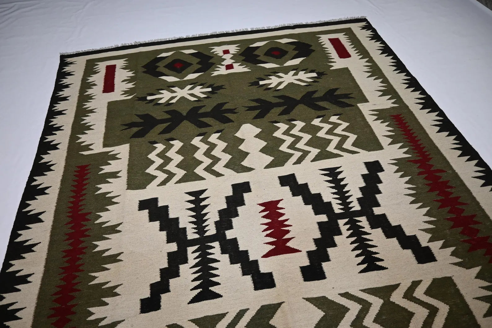 Olvarka 5'7" × 8'2"