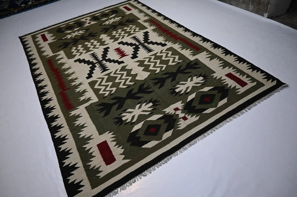 Olvarka 5'7" × 8'2"