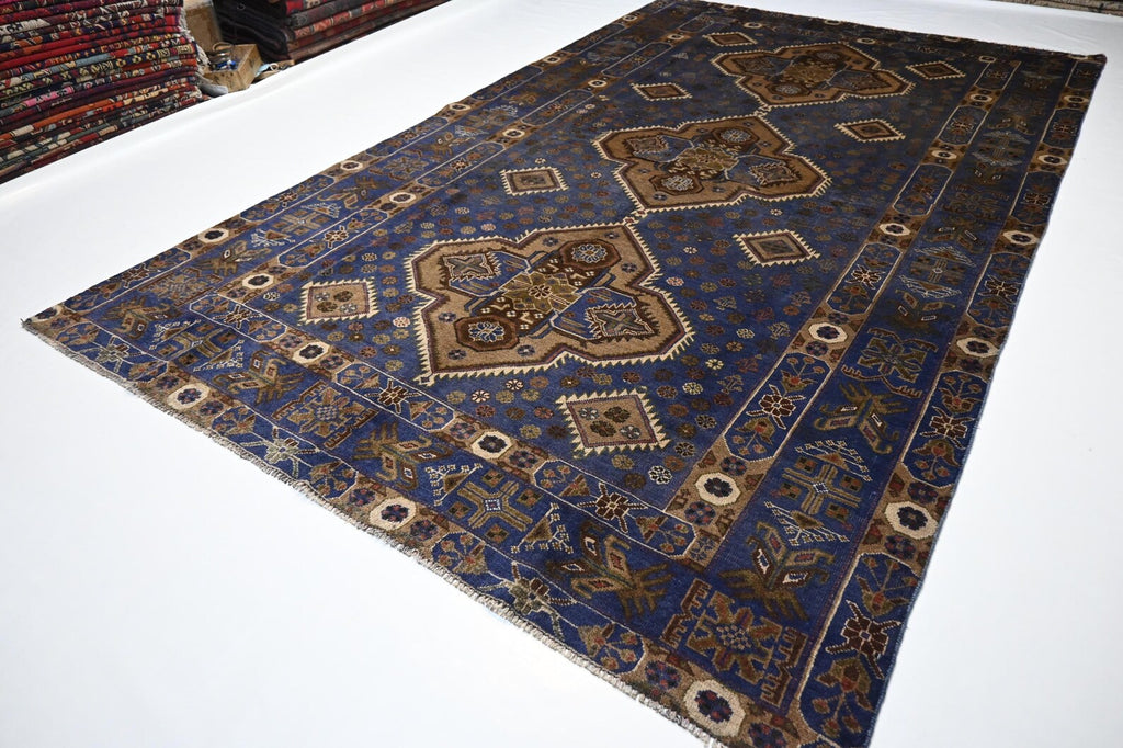 Azmir 5’10” × 9’9”