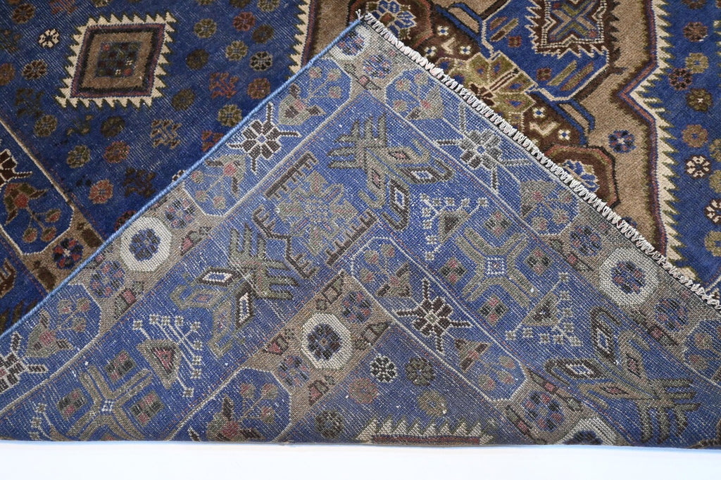 Azmir 5’10” × 9’9”