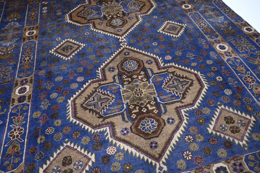 Azmir 5’10” × 9’9”