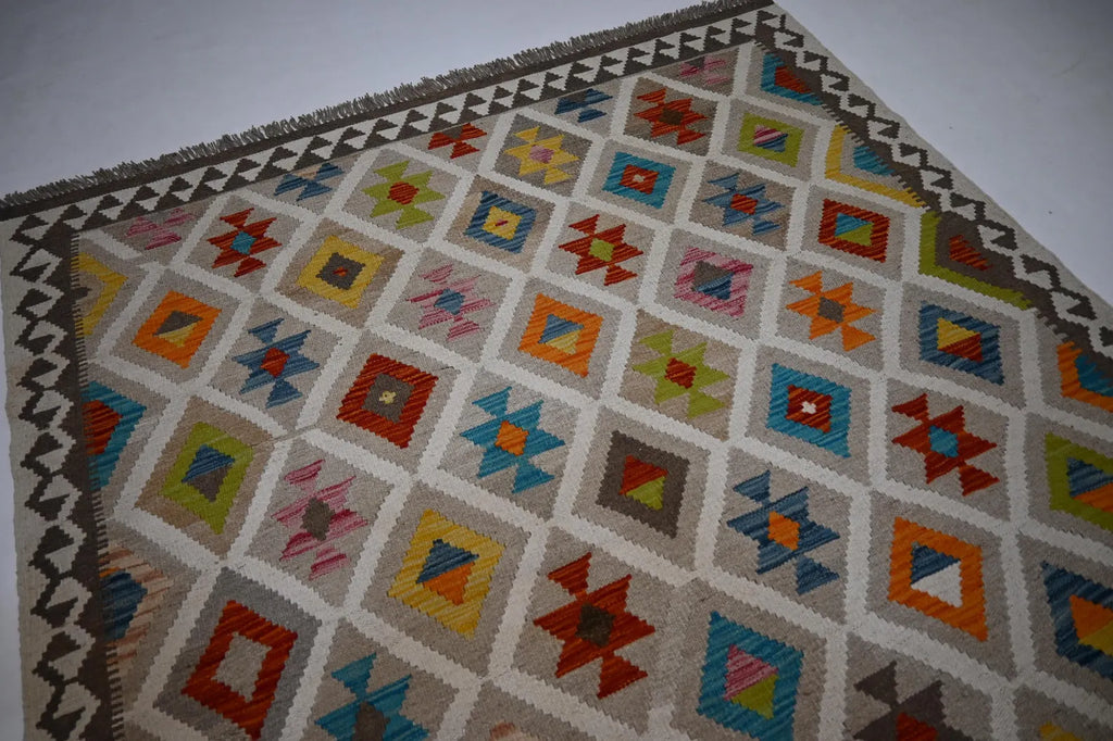 Kalvani  5’6” × 6’7”