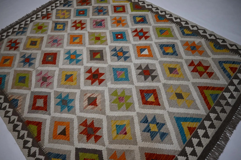 Kalvani  5’6” × 6’7”