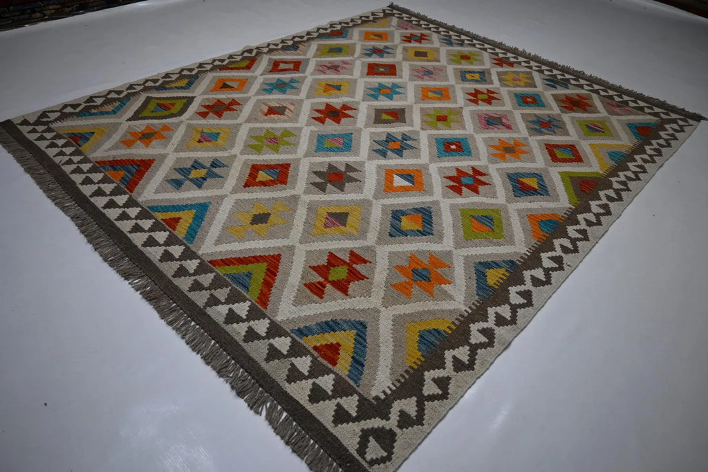 Kalvani  5’6” × 6’7”