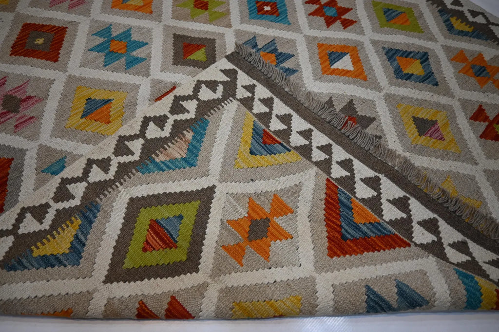 Kalvani  5’6” × 6’7”