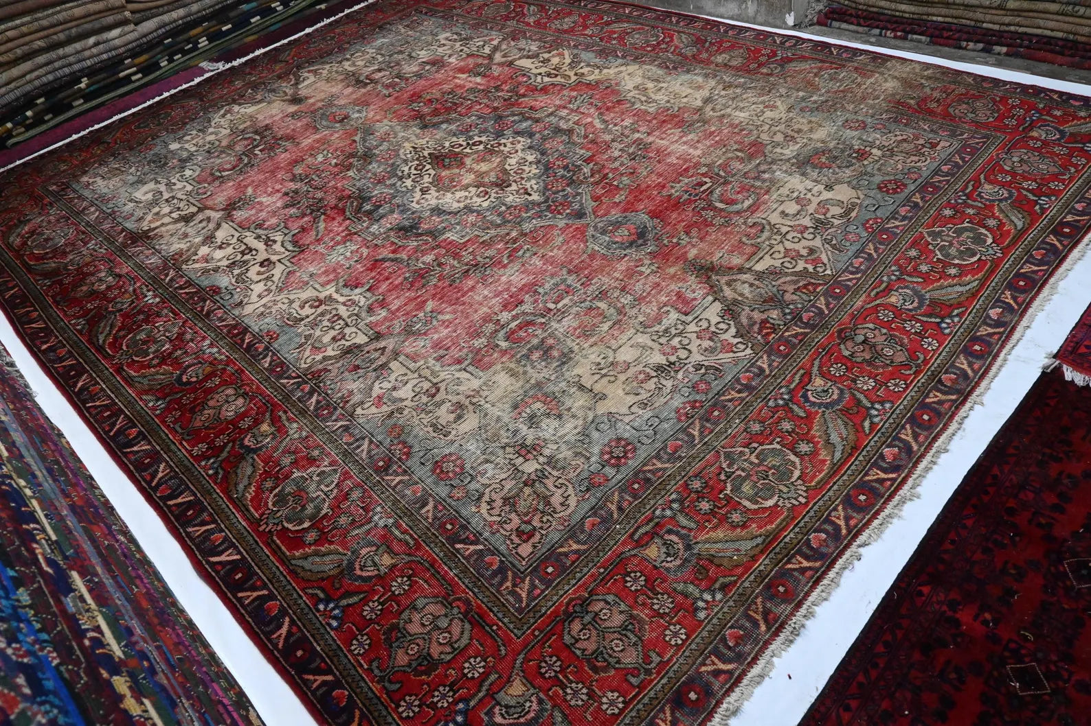 Crivorn 10’7” × 12’11”