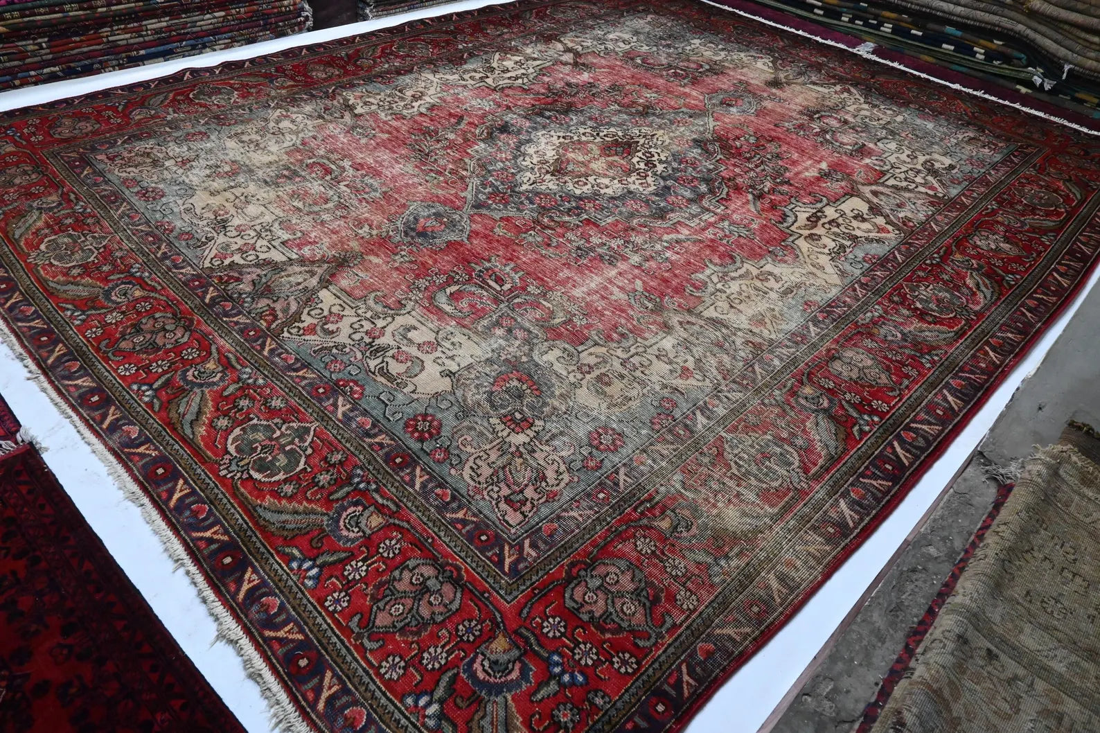 Crivorn 10’7” × 12’11”