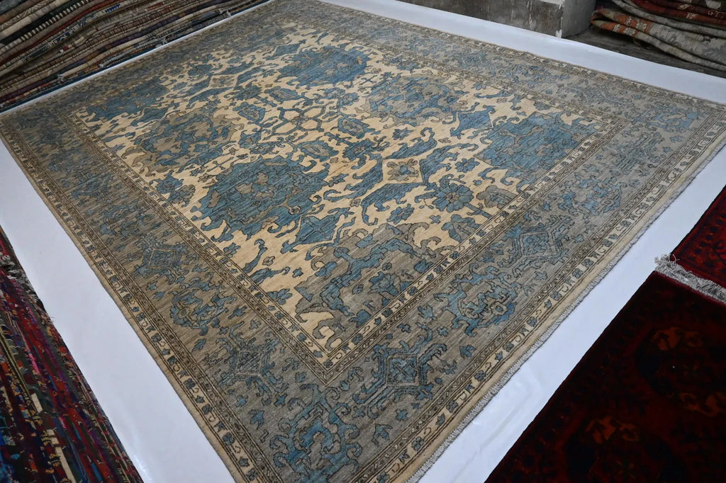 Selvir 8’10” × 12’2”