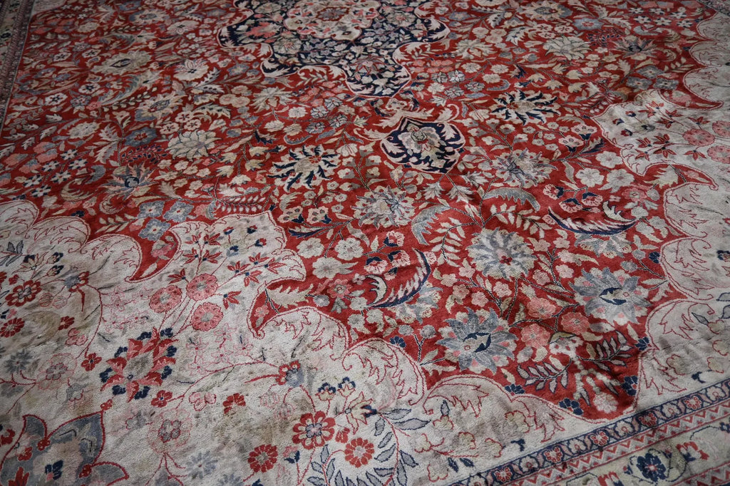 Florentis 9’11” × 12’10”