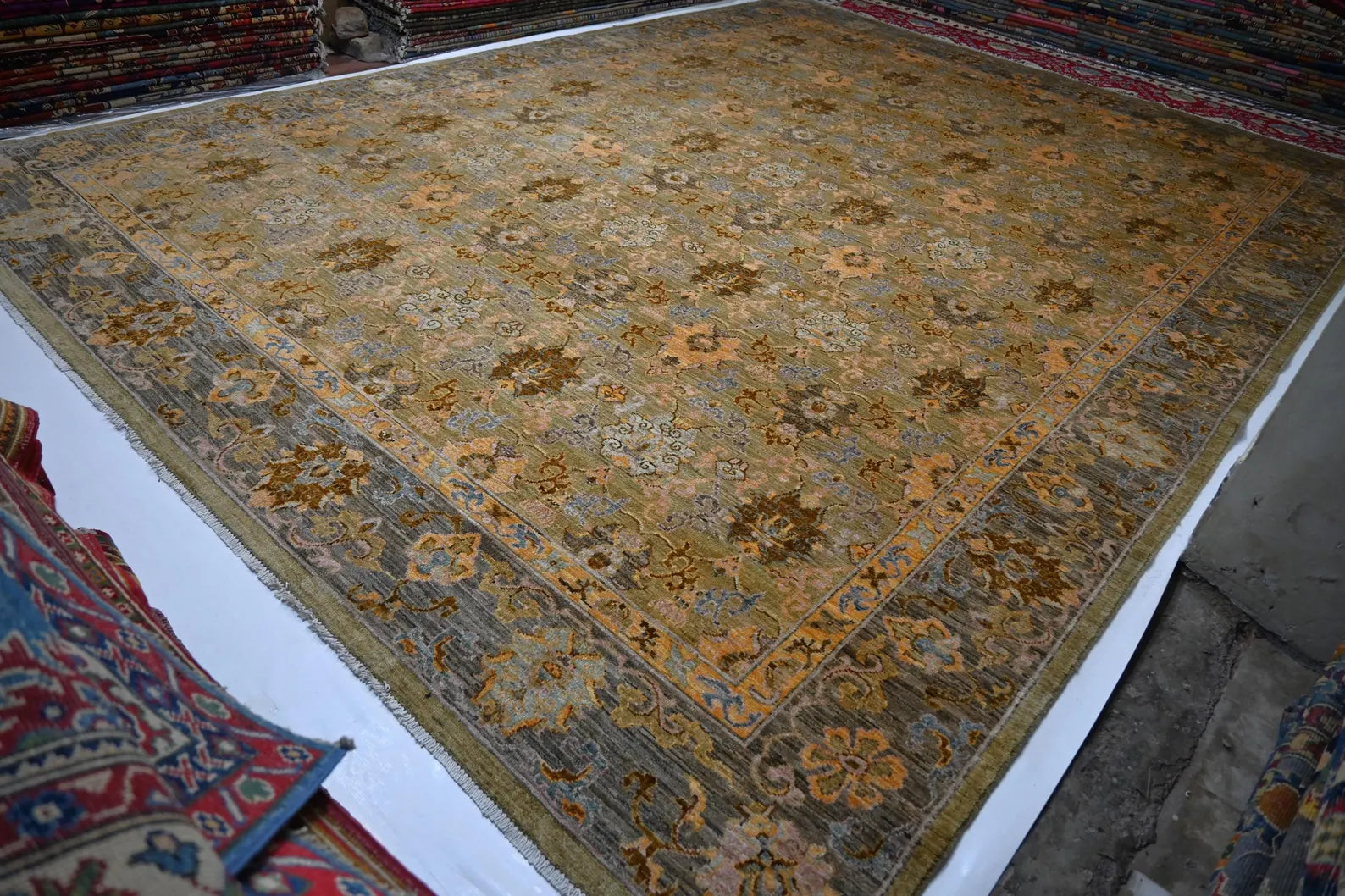 Solmarin 10'2" × 13'9"