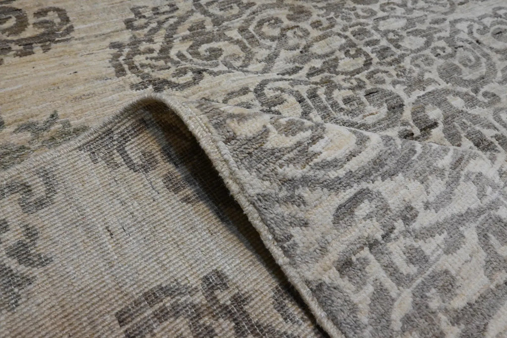 Elvior 9’3” × 11’9”