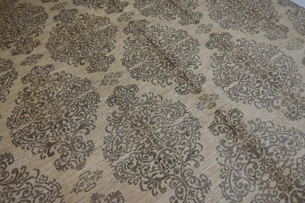 Elvior 9’3” × 11’9”