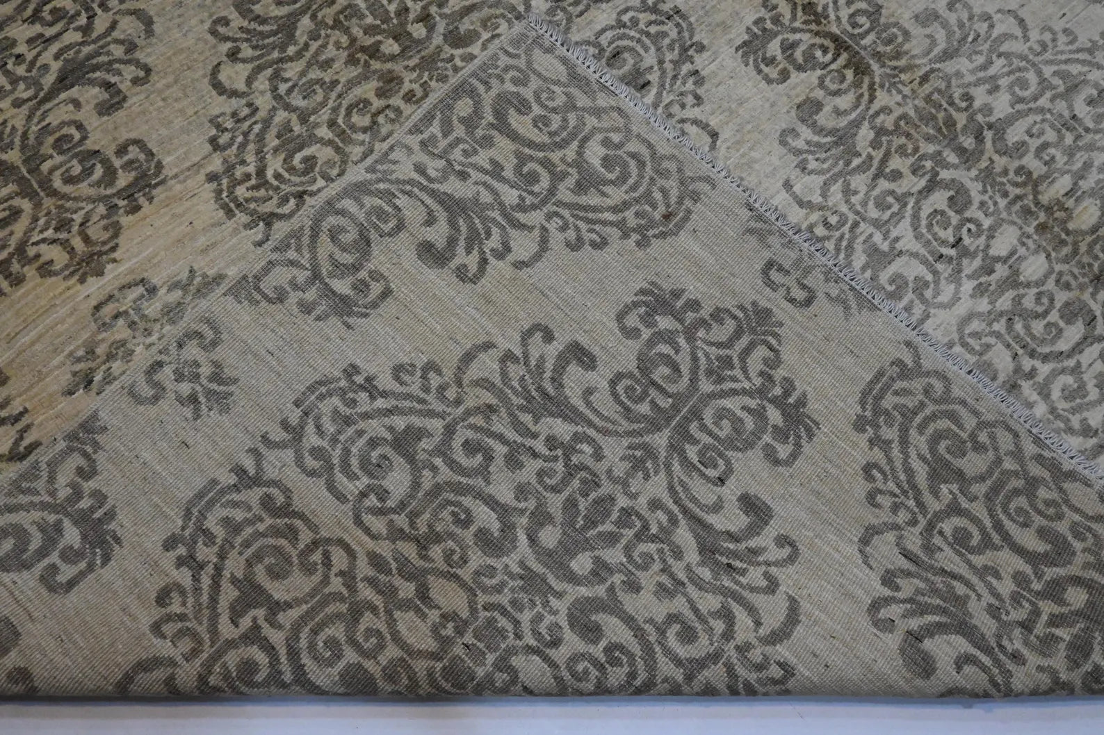 Elvior 9’3” × 11’9”