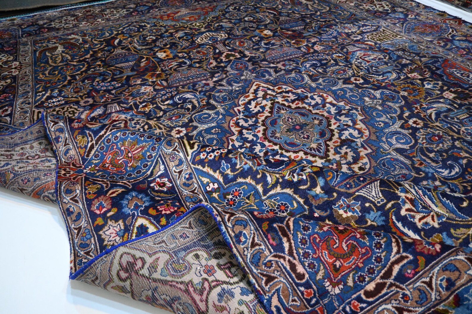 Arvandel 9'10" × 12'10"