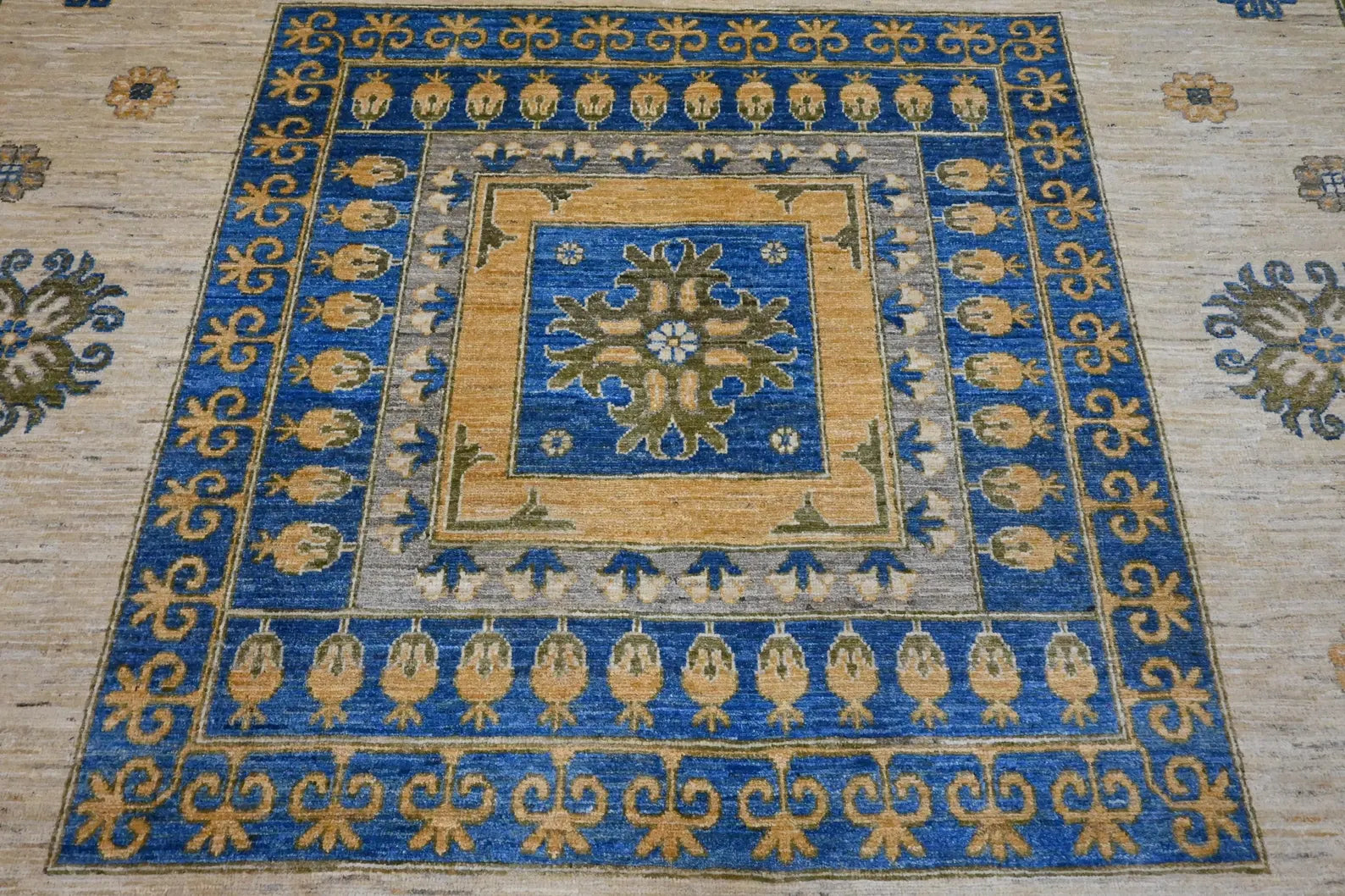 Azuryn heirloom  9'10" × 13'10"