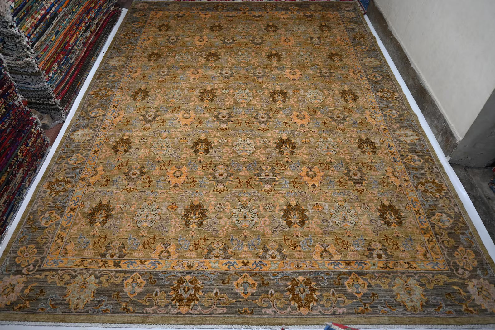 Solmarin 10'2" × 13'9"