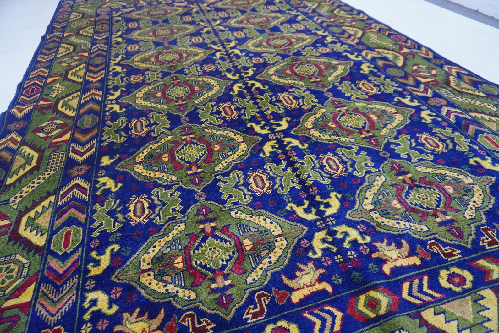 Kalzen 6'6" × 10'0"