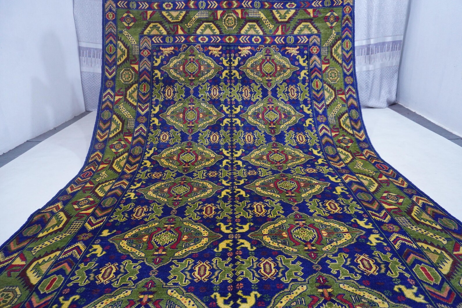 Kalzen 6'6" × 10'0"