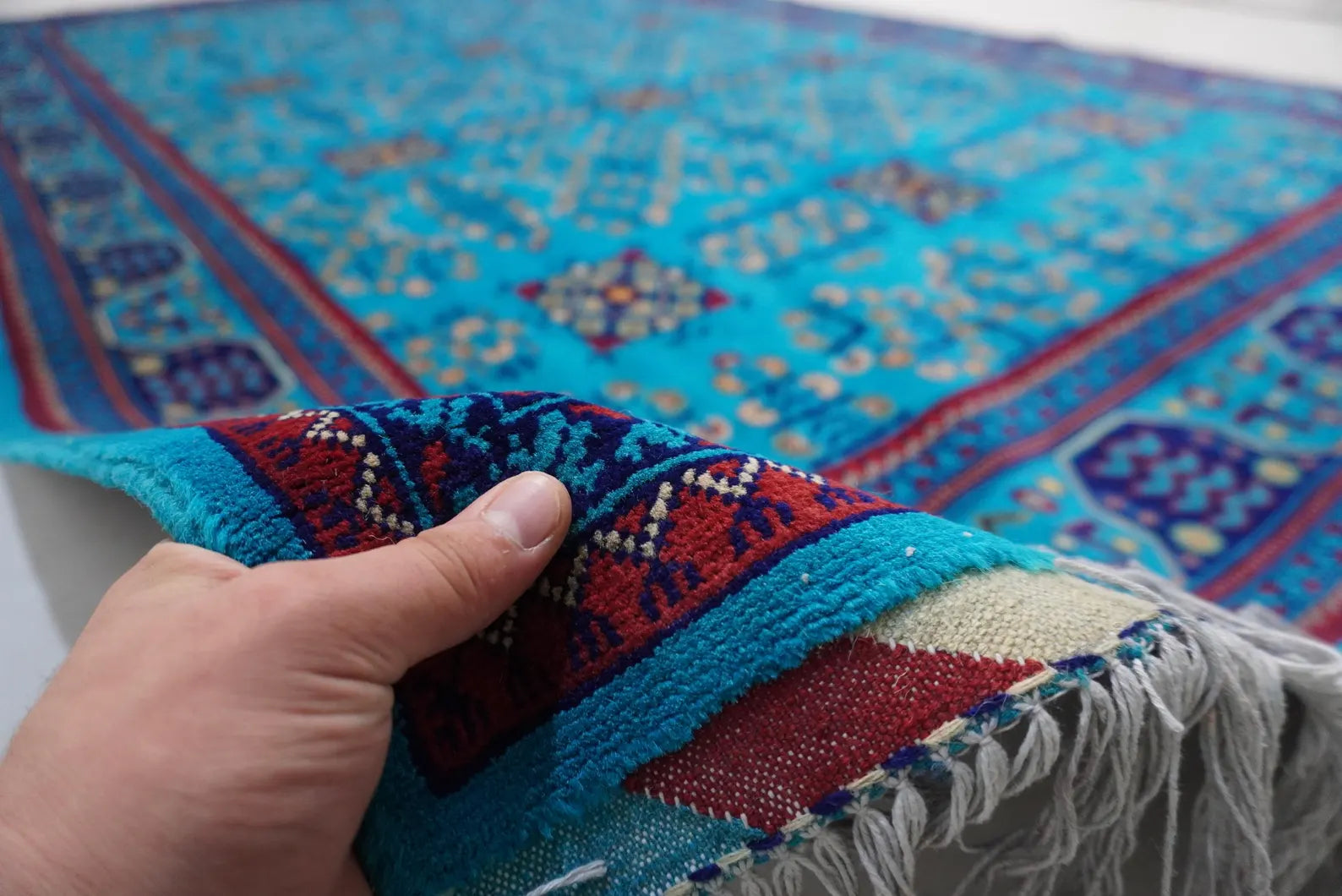 Navvian  6’7” × 10’2”