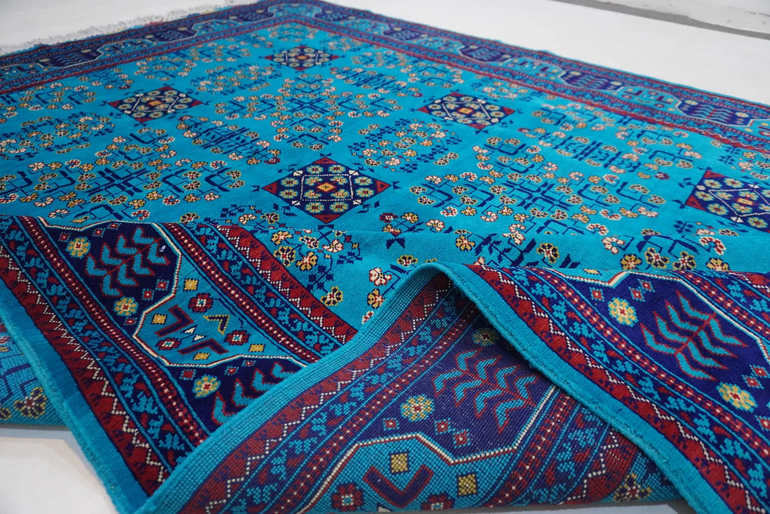 Navvian  6’7” × 10’2”