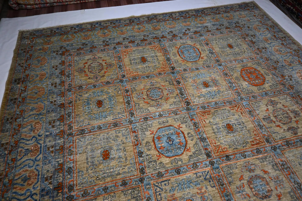 Aurevia  9'0" × 11'9"