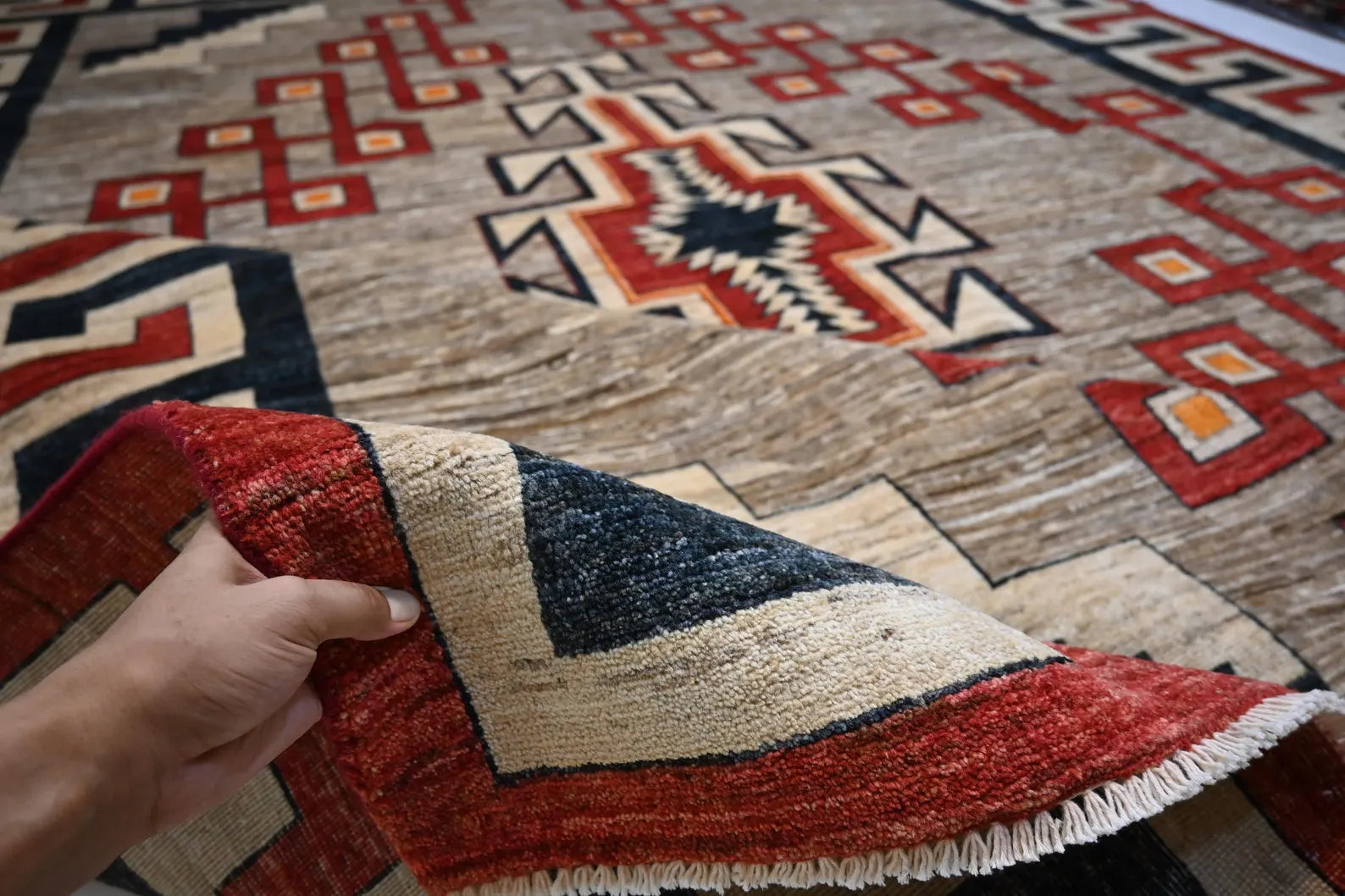 Varros 9’0” × 12’2”