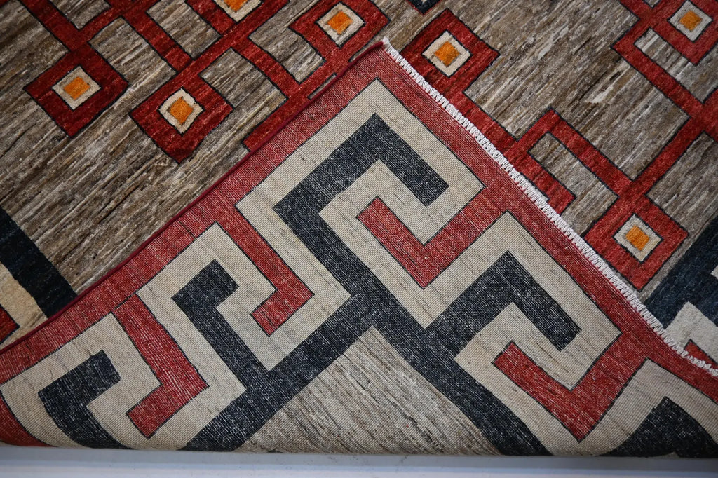 Varros 9’0” × 12’2”