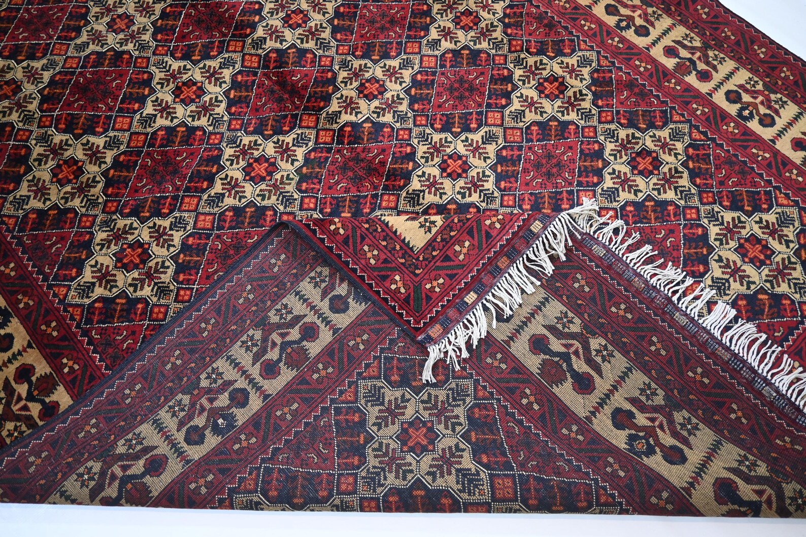 Zarven  6’6” × 10’3”