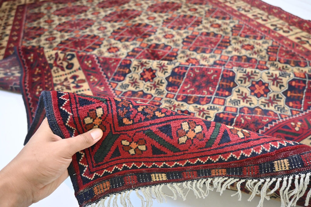 Zarven  6’6” × 10’3”