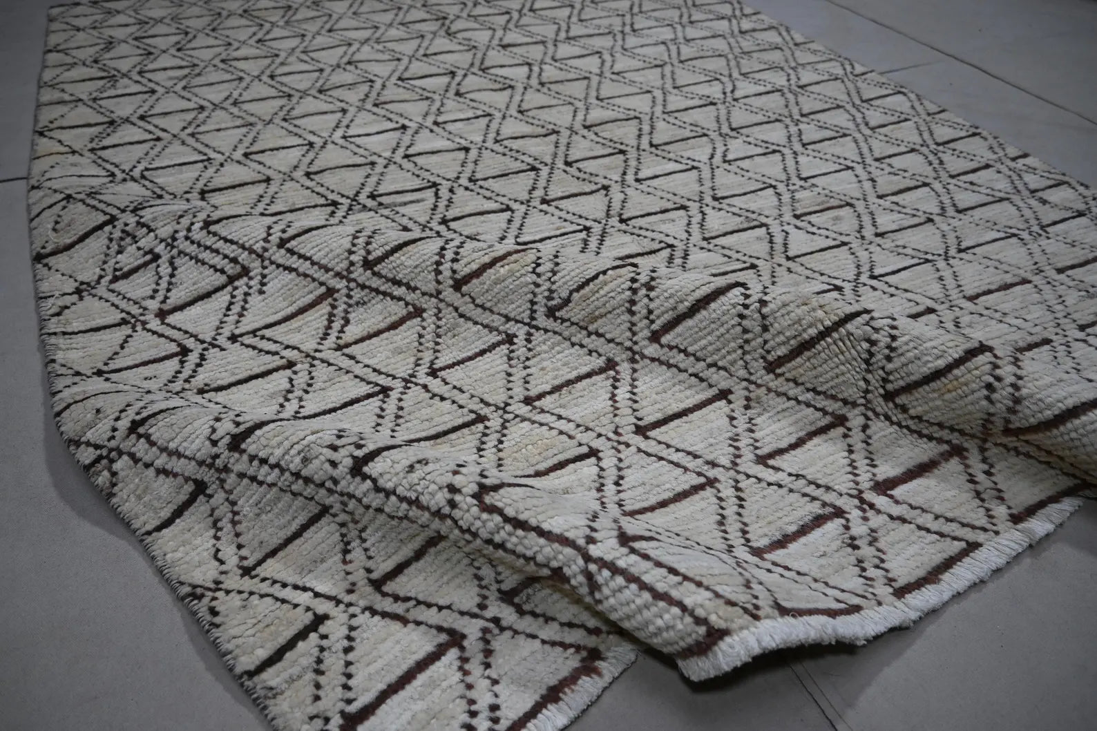 Zareenah  4'2" × 5'5"