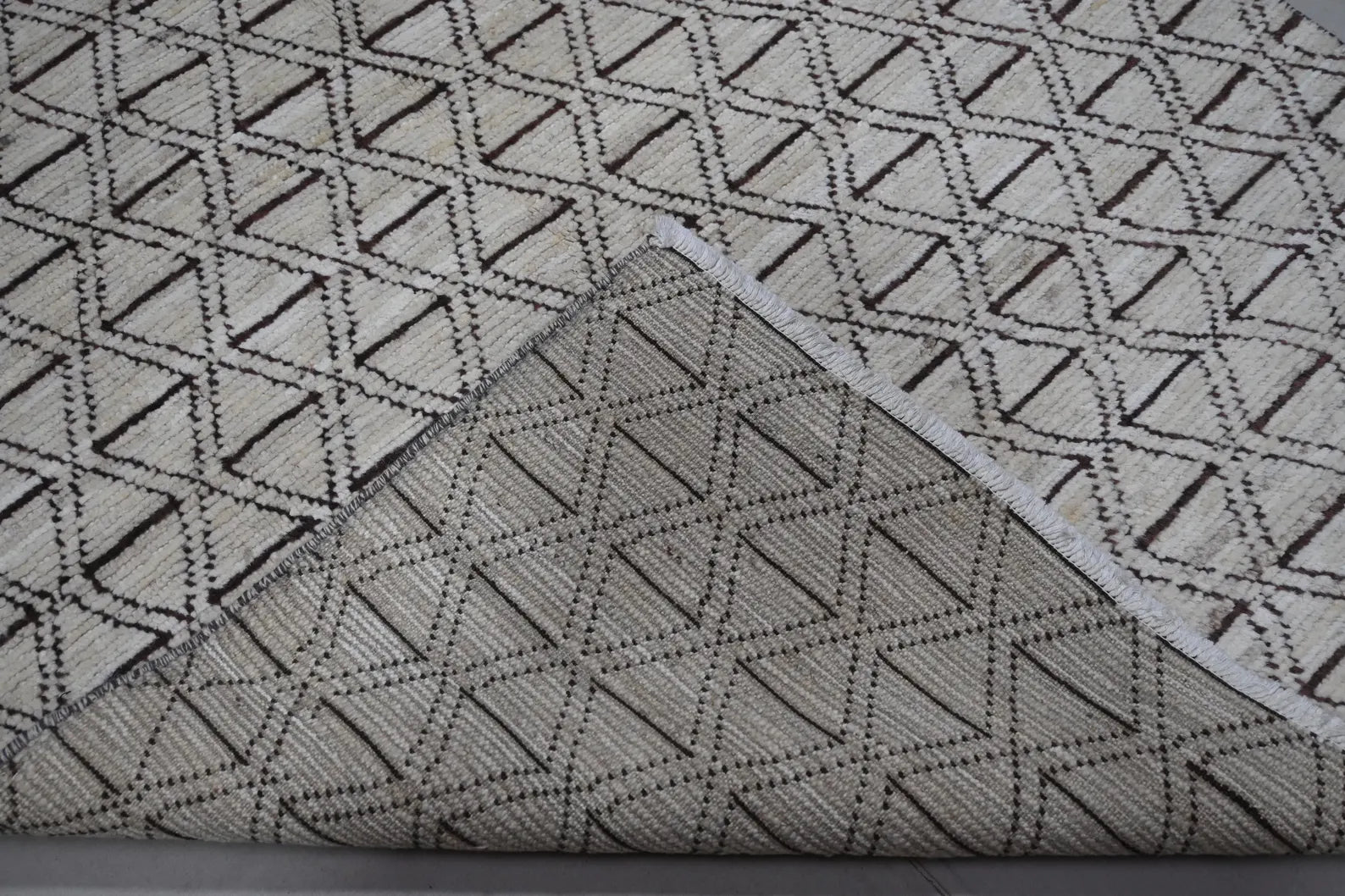 Zareenah  4'2" × 5'5"