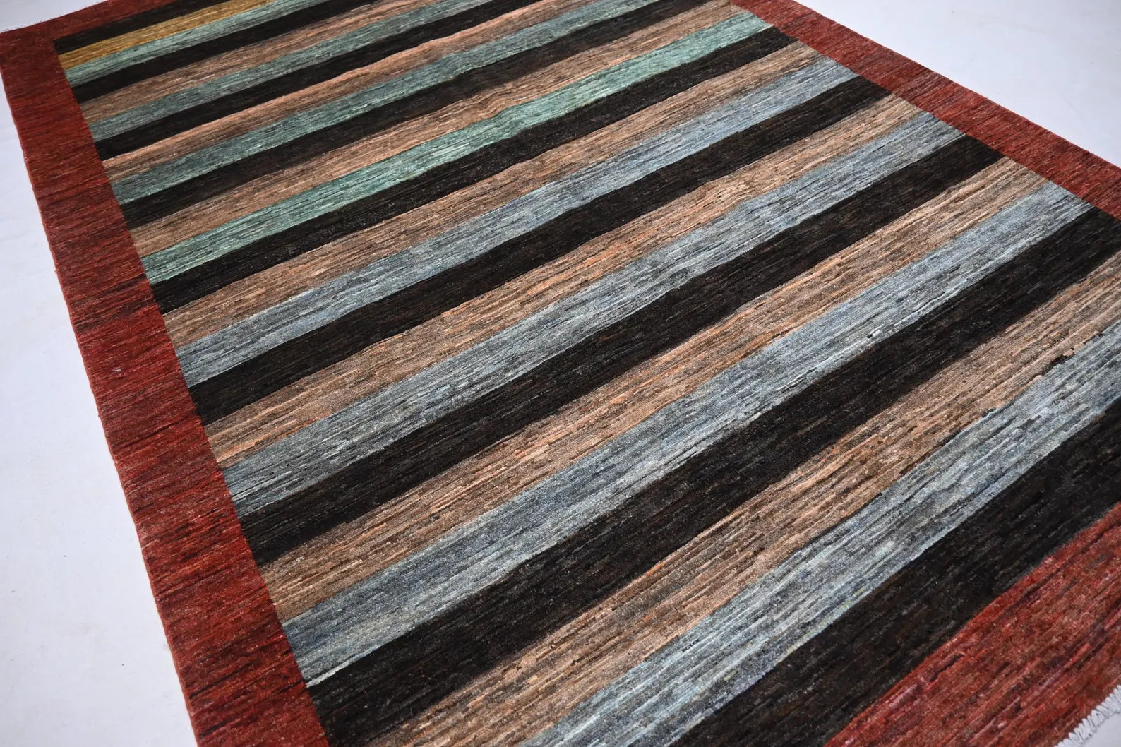 Brunelle  6'0" × 8'8"