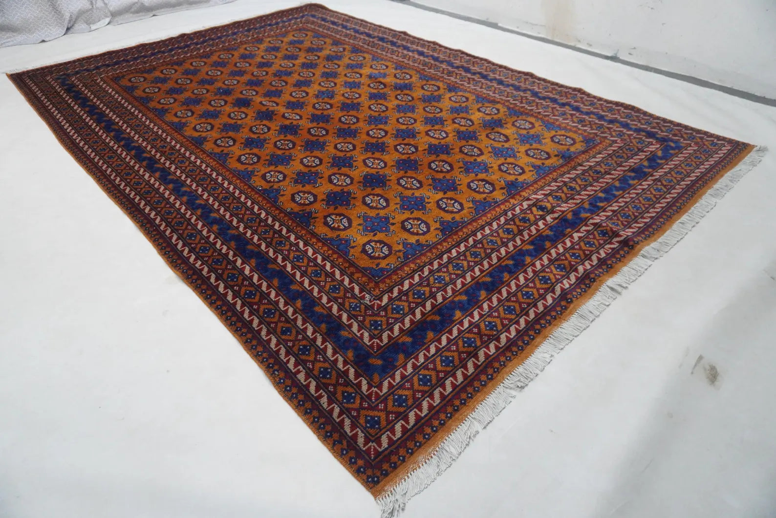 Zarvan 6'8" × 9'11"