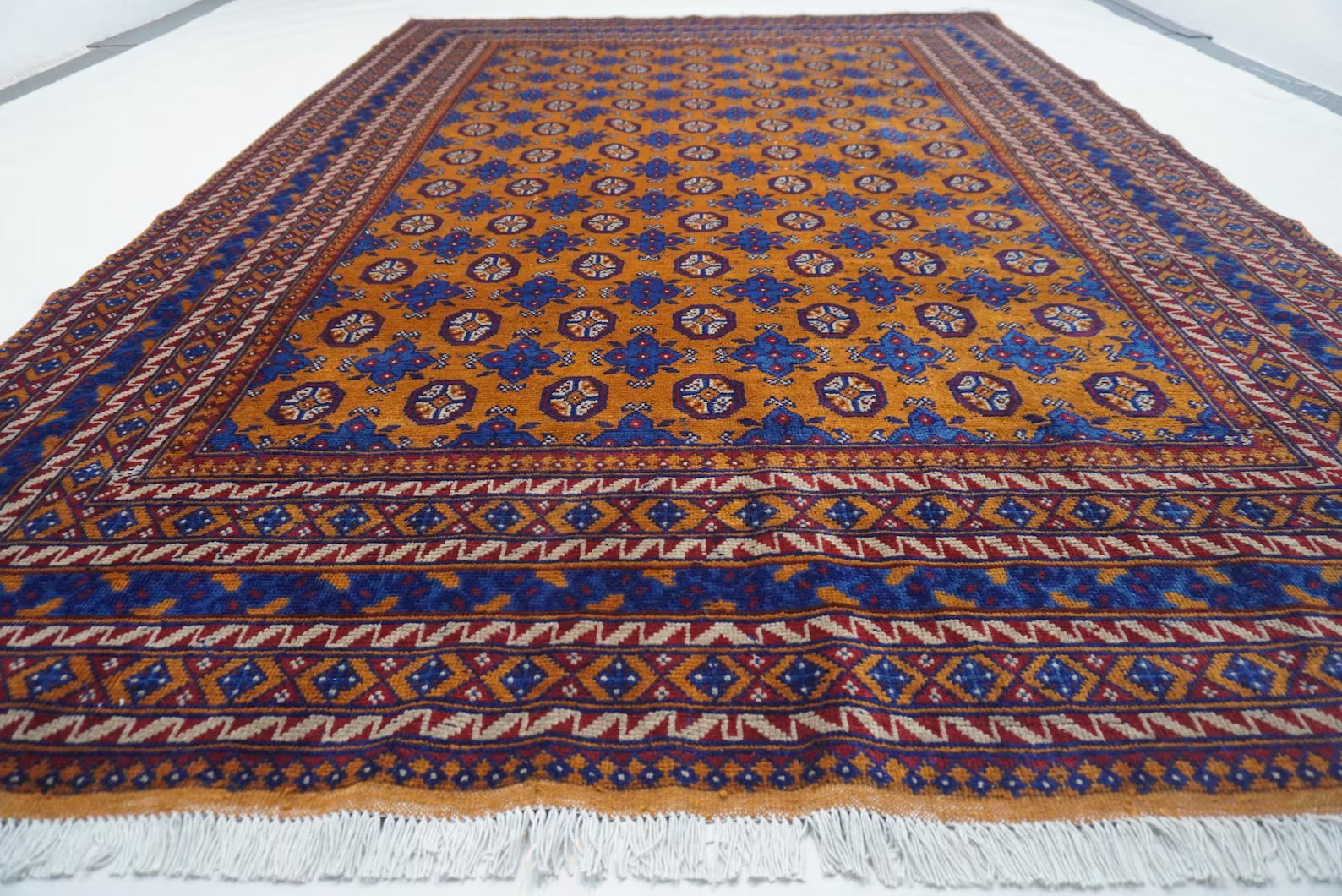 Zarvan 6'8" × 9'11"