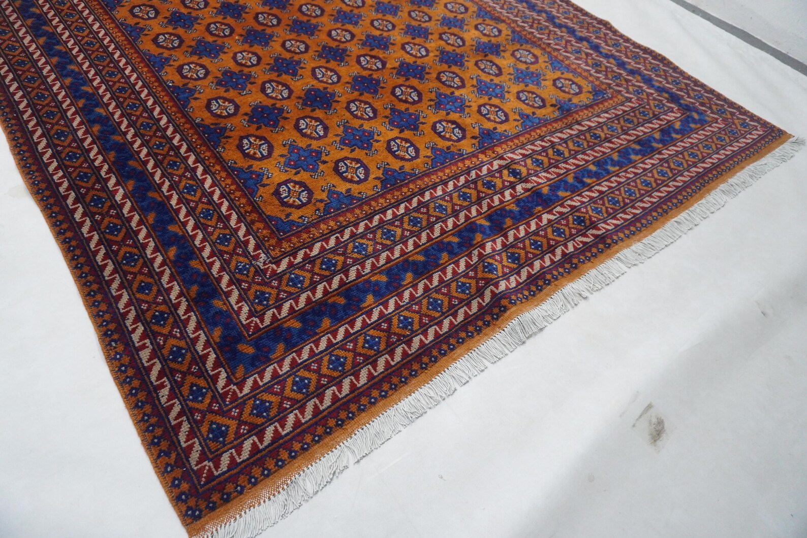 Zarvan 6'8" × 9'11"