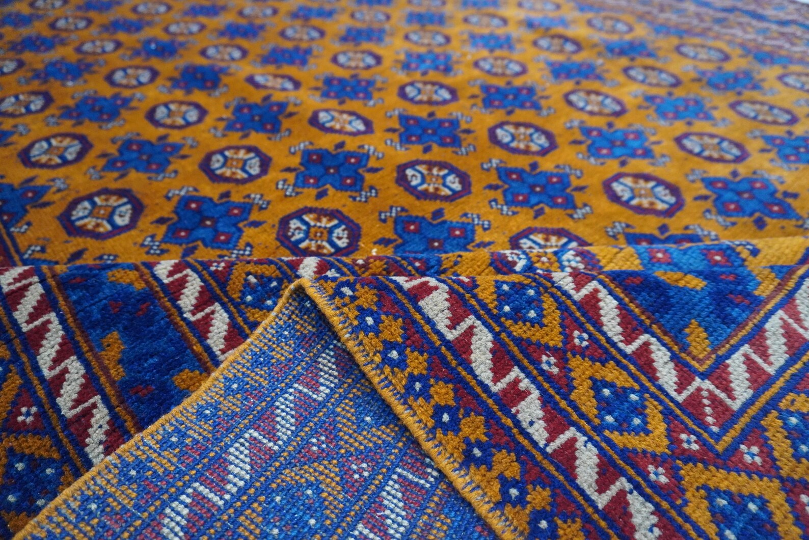 Zarvan 6'8" × 9'11"