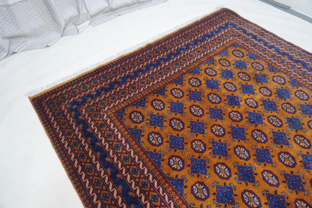 Zarvan 6'8" × 9'11"